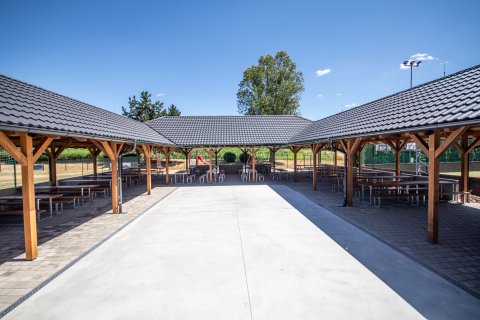 Zlechov - přístřešky sportovního areálu